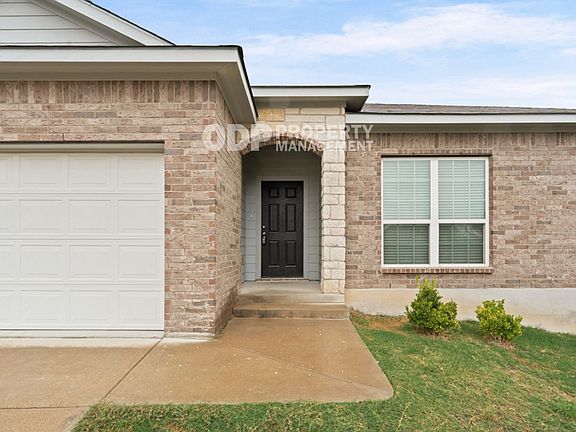 3rd image of 2324 Petersburg Ln
