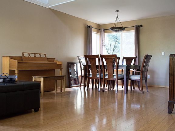 4th image of 12626 116th Avenue Ct E