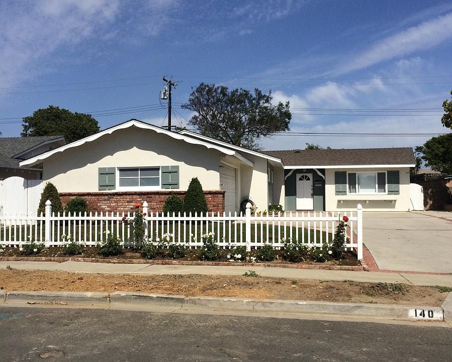 FRONT OF HOUSE