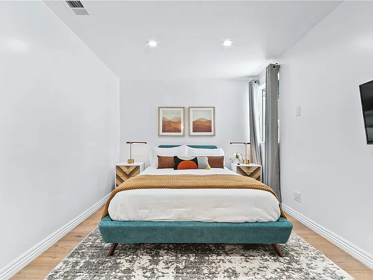3763 Lankershim Blvd — Photo 14
