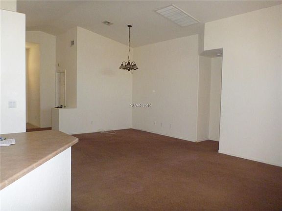 3rd image of 5924 Crestmont Dr