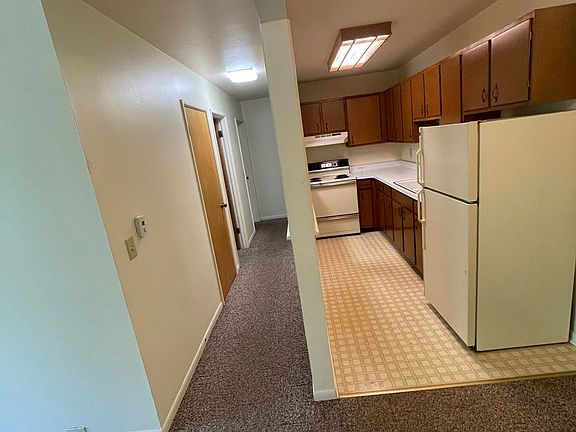 5th image of 1156 W Carriage Dr #4