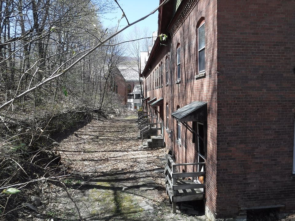 2nd image of 71 Center St