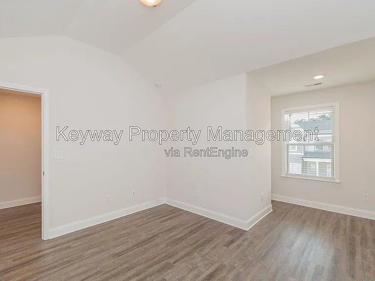 319 Sumac Trl — Photo 19