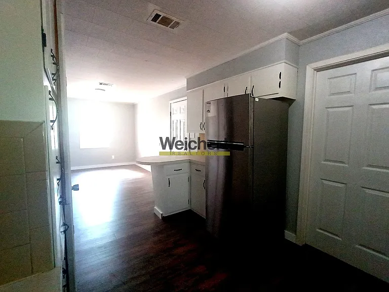 209 S 16th Ave — Photo 8