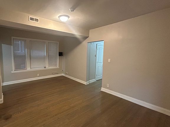 4th image of 5311 S Ellis Ave #1