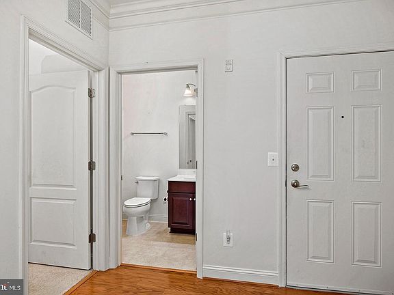 5th image of 3011 Dexter Dr #1302