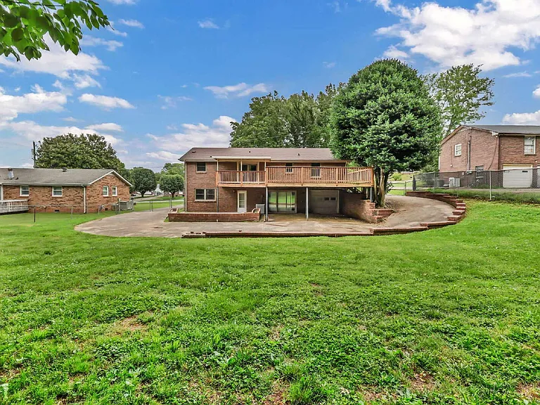 409 Christopher Dr — Photo 31