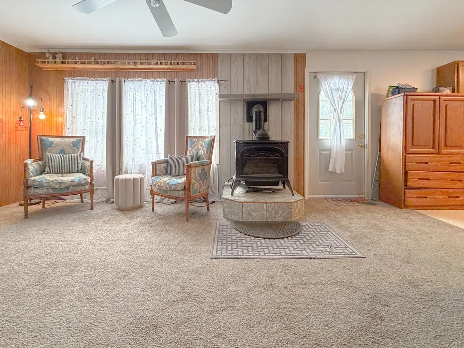 2 bed, 2100 sqft, $2,200 — Photo 2