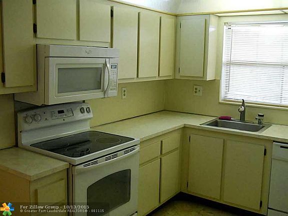 2nd image of 10433 Sunrise Lakes Blvd APT 302