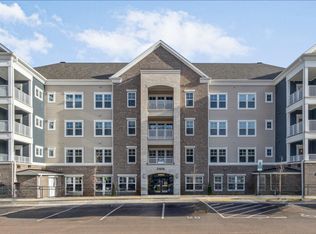 21610 Hawksbill High Cir #102, Sterling, VA 20164