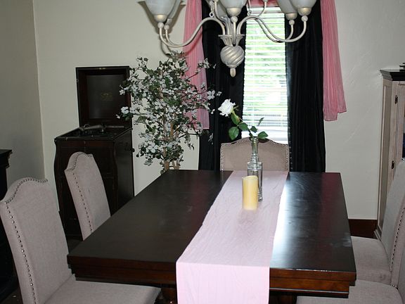 2nd image of 848 Newell Ave