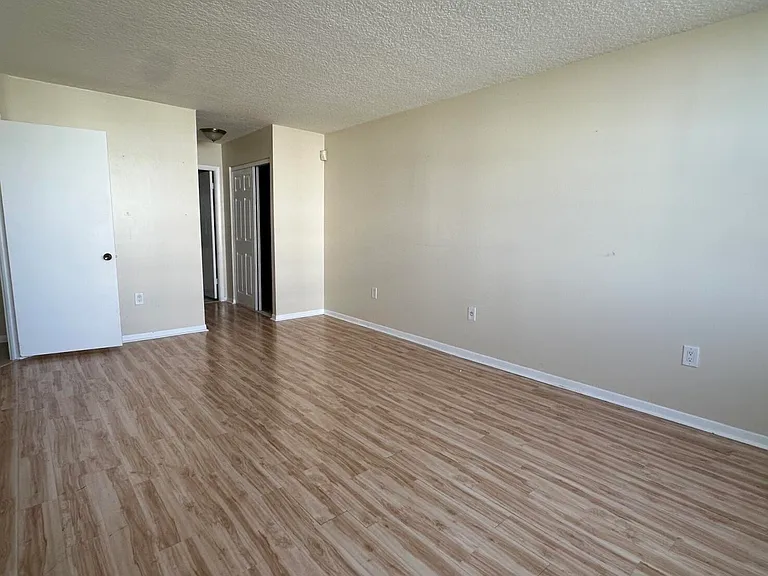 2851 NE 183rd St #914E — Photo 6