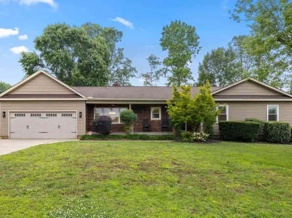 1 Huntley Castle Ct, Taylors, SC 29687