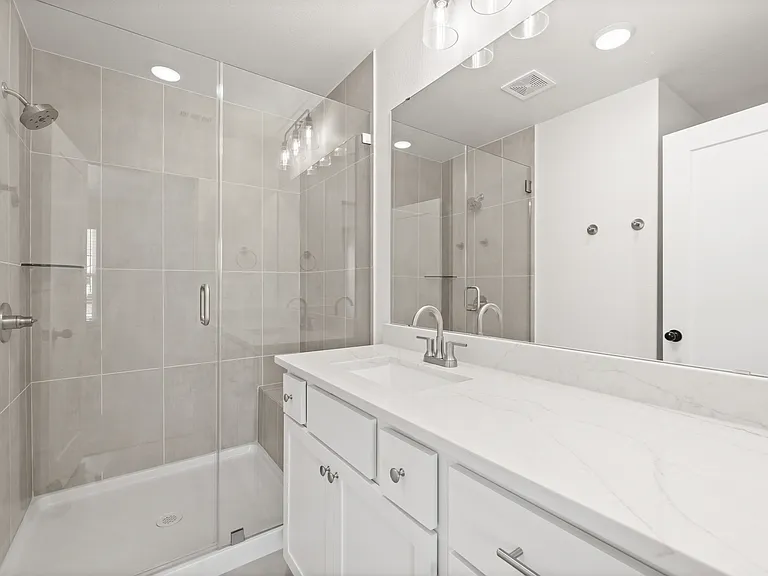 5811 S 31st St #605 — Photo 19