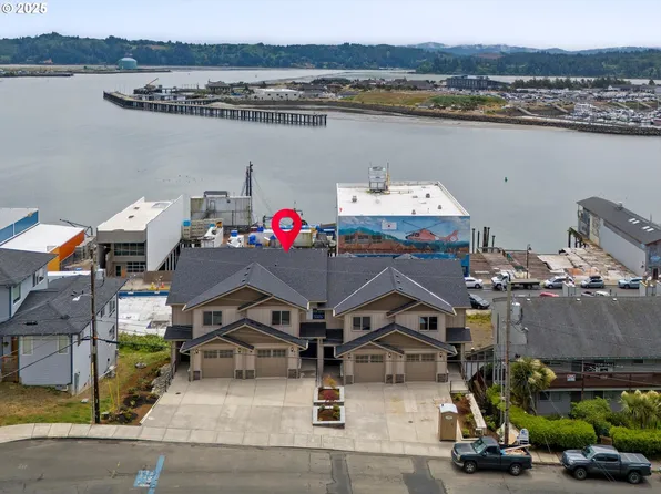 815 SW 13th St Unit 3, Newport, OR 97365