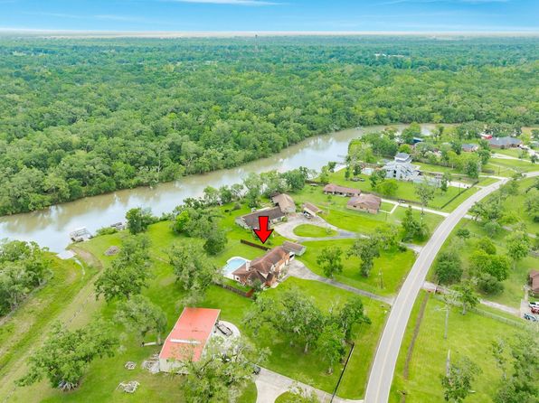 208 Fawn Trl, Lake Jackson, TX 77566