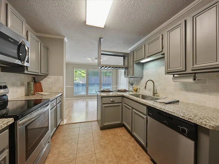 3311 Golden Trails Dr #505 — Photo 7