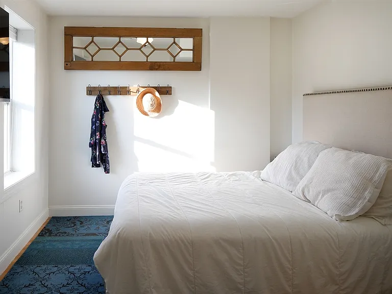 127 Cottage St #3 — Photo 11