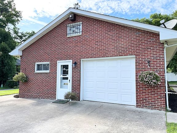 4th image of 2802 Willow Way