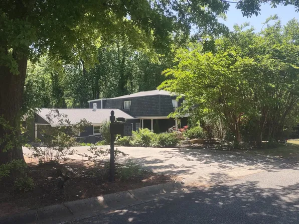 212 Kings Row NE, Marietta, GA 30067