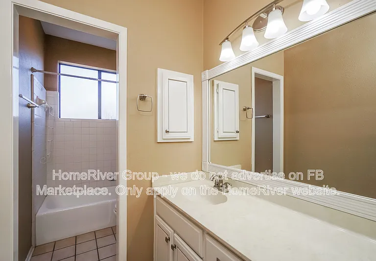 8823 Wellesley Manor Dr — Photo 12