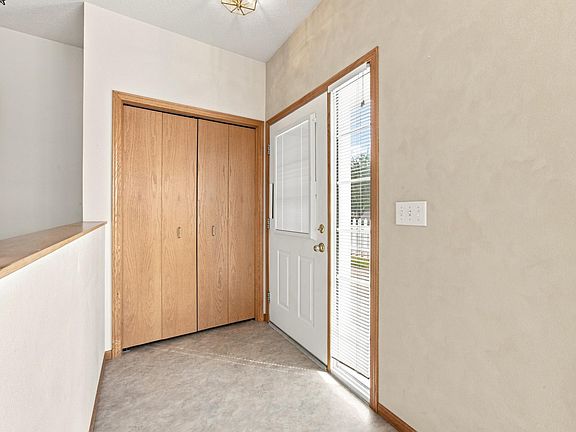 5th image of 5319 University Dr S Unit A