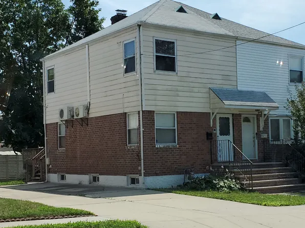 21120 46th Rd, Bayside, NY 11361