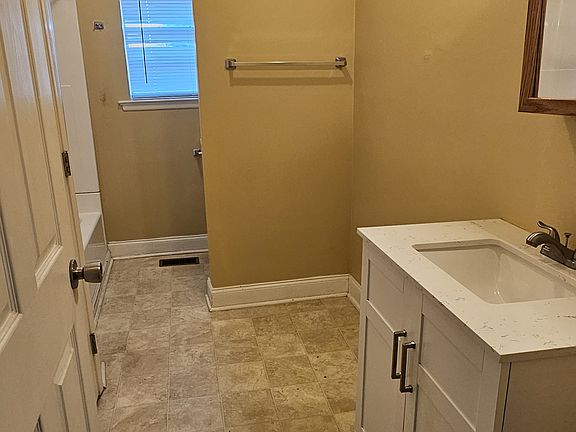 5th image of 6 Trenton St APT 9