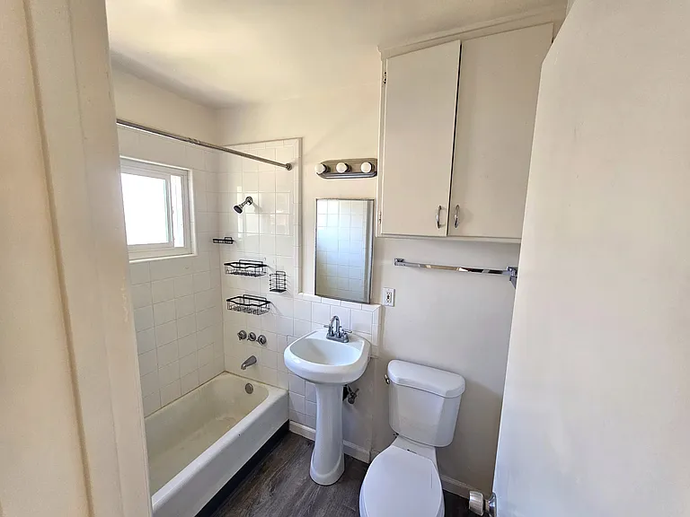 52 N Parkwood Ave #2 — Photo 7