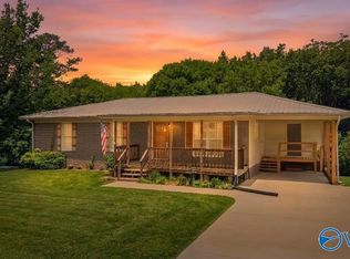 4708 Lloyd St, Guntersville, AL 35976