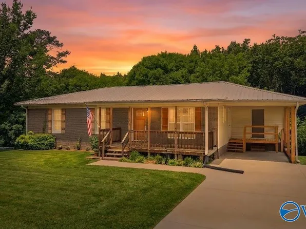 4708 Lloyd St, Guntersville, AL 35976