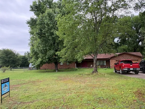 207 Ford Ln, Pocola, OK 74902