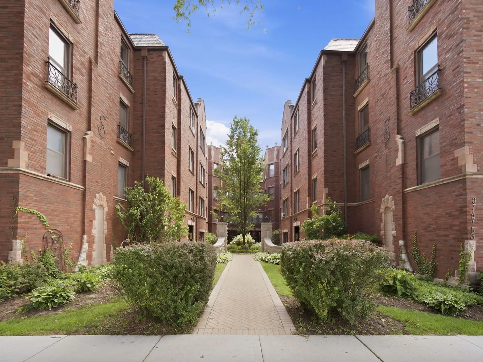 2 bed, 784 sqft, $1,750 — Photo 3