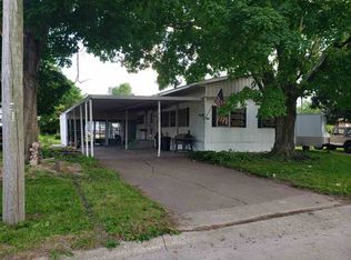 919 Isett Ave, Wapello, IA 52653