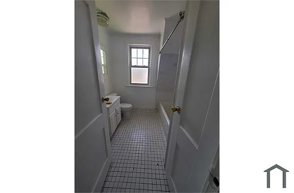 Building Photo - 9 Mooney Pl