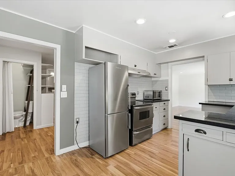 5231 17th Ave — Photo 11