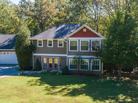 2nd image of 125 Streetland Ln