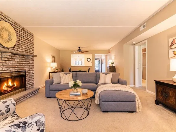 650 E Greenwich Ave APT 7-105, West Warwick, RI 02893
