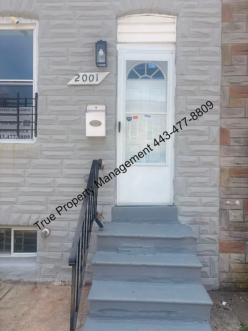 Spacious 3-Bedroom Baltimore Rowhome with In-Unit Laundry $1,350/Month! — Photo 1