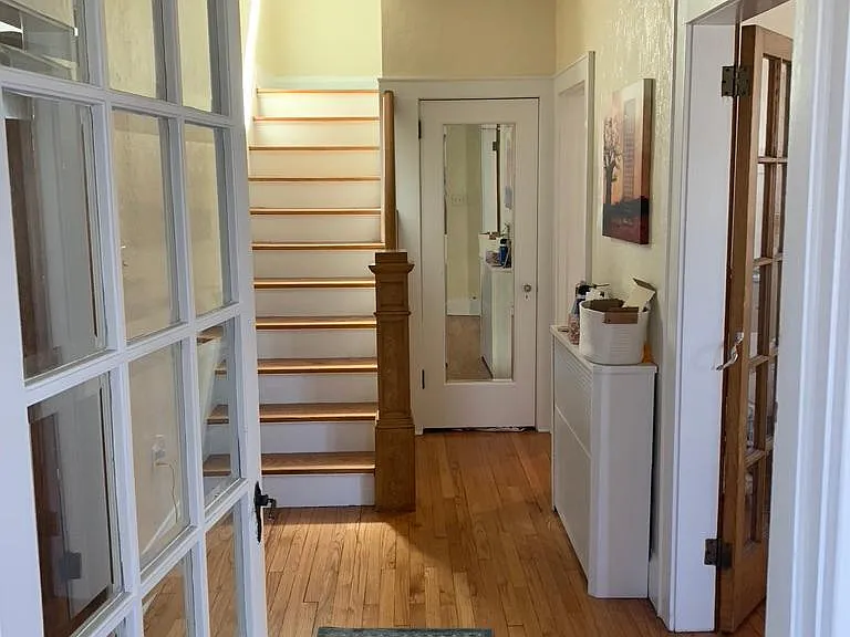 Center Hall entry