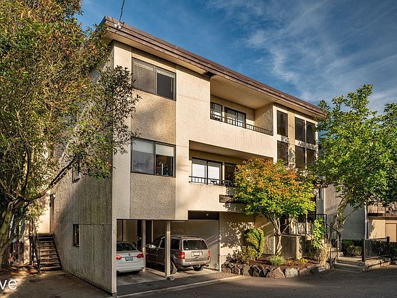5th image of 10725 Greenwood Ave N APT 101