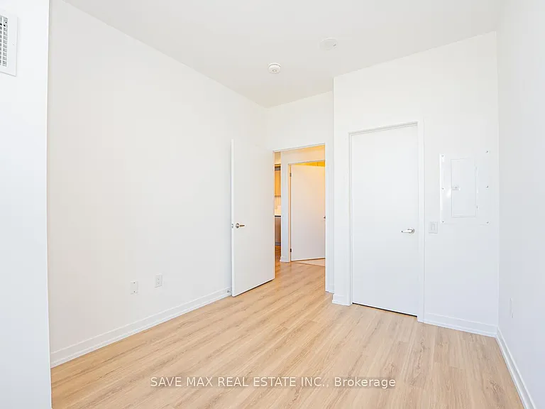 2485 Eglinton Ave W #402 — Photo 24
