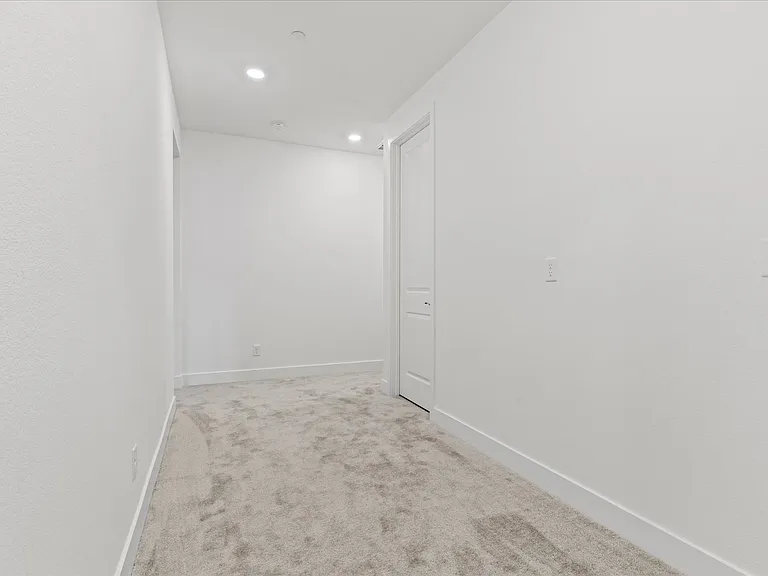 6921 Peak Way — Photo 7