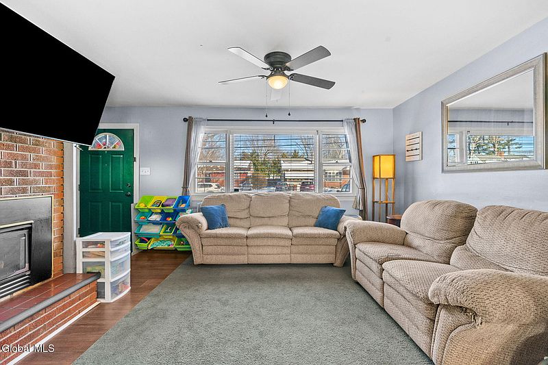 2nd image of 991 Obrien Avenue