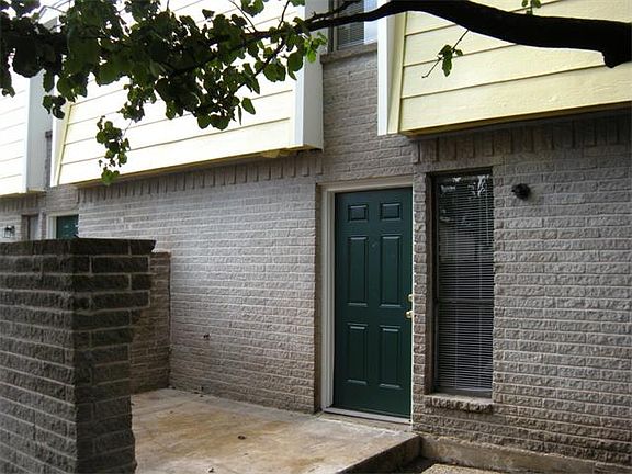 2nd image of 1903 Hearthstone Dr