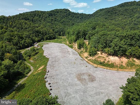 3rd image of 405 Checks Rd