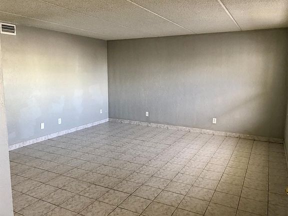 5th image of 4064 Halifax Dr APT 8