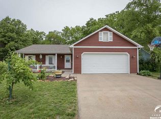 3112 Sherwood Dr, Lawrence, KS 66049