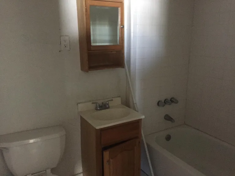 510 Randolph Dr #4 — Photo 3